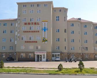 西伊普莱兹 1 号酒店 - 阿斯特拉罕 - 建筑