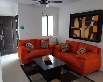 Linda casa en residencial privado - 埃斯科韦多将军镇 - 客厅