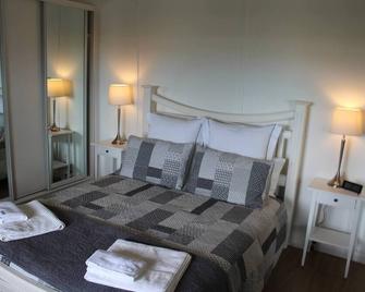 Cosy 3 bedroom cottage in the centre of Kingscote - 金斯科特 - 睡房