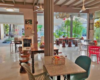 酷儿酒店 - 武里南 - 餐馆