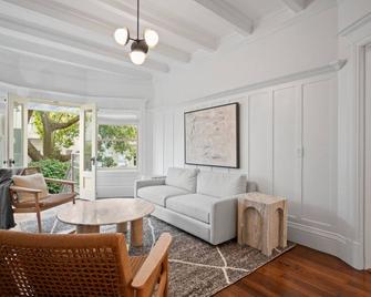 Steps to Fillmore Street Marvelous 4-bedroom Flat - 旧金山 - 客厅