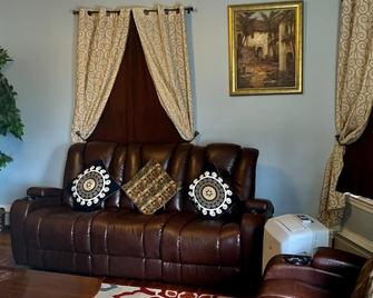 The Insight room is well-appointed - 波塔基特 - 客厅