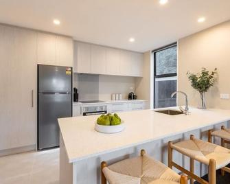 Brand New & Central Townhouse - 基督城 - 厨房