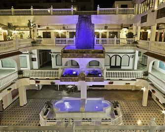 拉斯拉帕斯酒店 - 福恩吉罗拉 - 游泳池