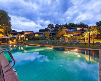 普林西比公园酒店 - 卢加诺 - 游泳池
