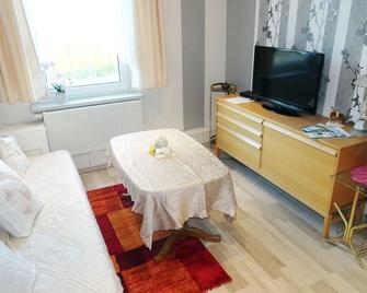 Ferienwohnung Dickes - 勃兰登堡 - 客厅