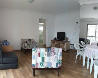 Giovanni Gronchi, Furnished, 1 Double Bed, 1 Futon and 1 Cot, Wifi and Gara - 圣保罗 - 客厅