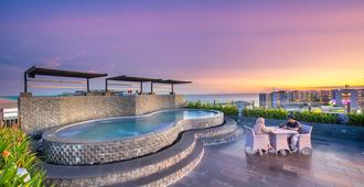 巴厘岛卡帕潘伽特拉大酒店 - 巴厘巴板 - 游泳池