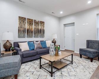 2 New Construction Suites Same Place - 芝加哥 - 客厅