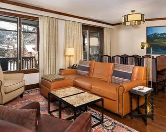 Ritz Carlton Club Aspen Highlands, 3 Bedrooms Available Sept. 10th-17th 2022! - 阿斯潘 - 客厅