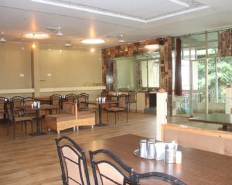 Indralok酒店由grb提供 - Guptakāshi - 餐馆