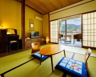Kotobukiya旅馆 - 嬉野市 - 睡房