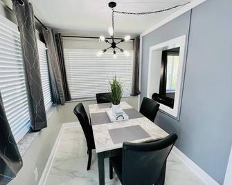#7 Heated Pool, Private Patio & Grill - 劳德代尔堡 - 餐厅
