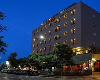 罗西尼酒店 - 佩萨罗 - 建筑