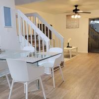 Beautiful townhouse 2 bedrooms 1 and a half bathrooms next to Butler Plaza 1 mile to UF
