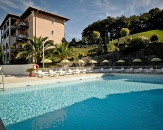 Appartement près de la plage + Parking gratuit ! - 西布勒 - 游泳池