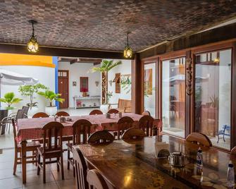哈塔尔波萨达酒店 - 卡波布里奥 - 餐厅
