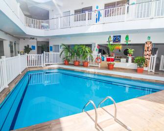 假日加勒比酒店 - 圣安德列斯 - 游泳池