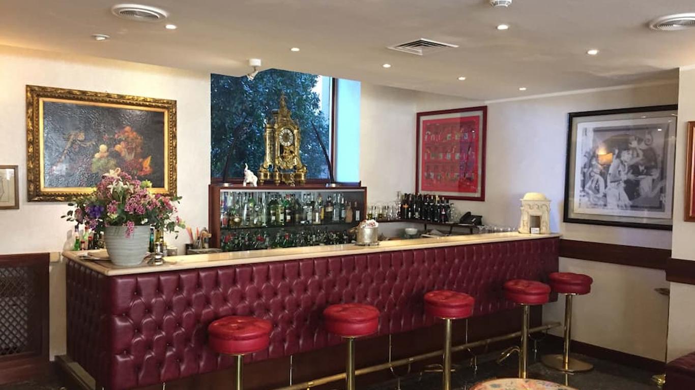 米兰布里斯托酒店