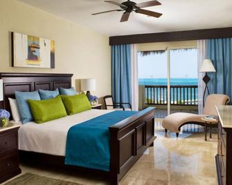 2 bedroom oceanview suite in 5 star luxury resort of Villa del Palmar - 女人岛 - 睡房