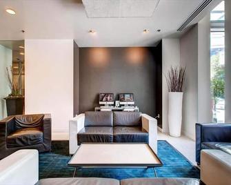 Beautiful 1br | Desk & Wifi | Full Kitchen | Washer/Dryer | Cambridge - 剑桥 - 客厅