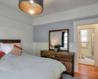 Light filled Condo 3 Bedrm with enclosed sunny backyard - 埃默里维尔 - 睡房