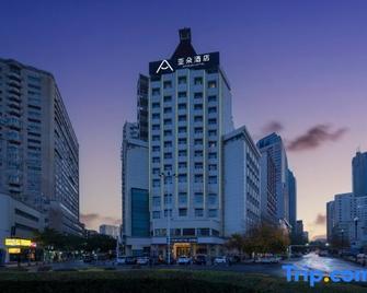 乌鲁木齐人民电影院亚朵酒店 - 乌鲁木齐 - 建筑