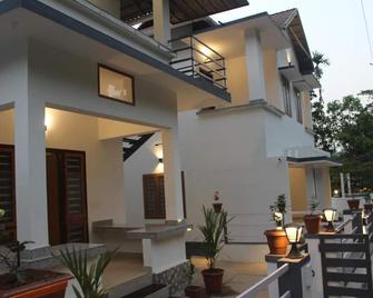 Zavon Holiday Home - Vythiri - 露台
