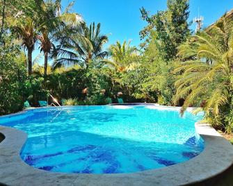 卡萨杜福特酒店 - 普拉亚多 - 游泳池