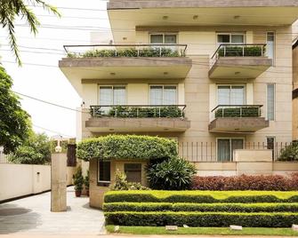 2 Bhk Luxury Serviced Apartment Cyber Park (Perch) - 古尔冈 - 建筑