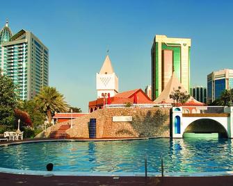马贝亚度假酒店 - 沙迦 - 游泳池