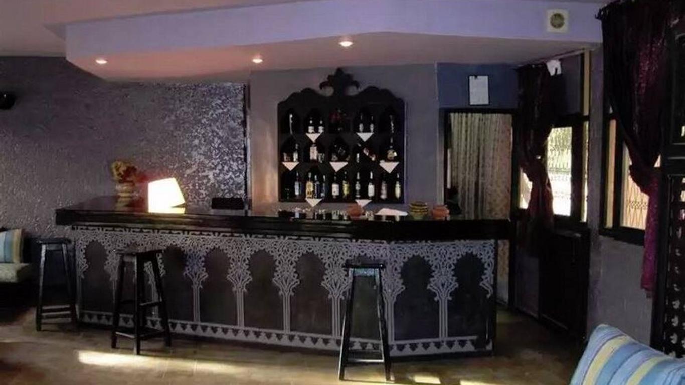 提卡瓦尔扎扎特酒店