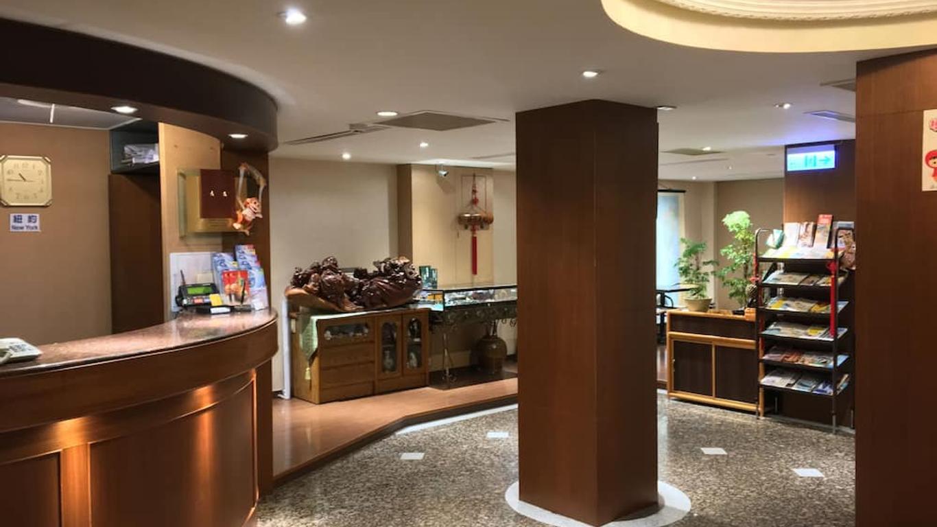 富妆商务旅店