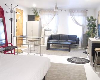 2br + Garden/ Yard Oasis Brooklyn, New York City - 布鲁克林 - 睡房