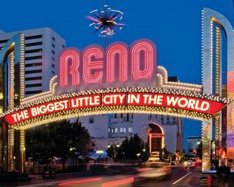 Night Life & Outdoor Fun Galore ! - 里诺