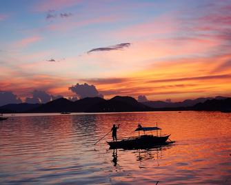 Palawan Island Seaside Inn in Coron, Palawan, Philippines - 科隆 - 海滩