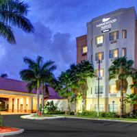 西棕榈滩希尔顿惠庭套房酒店