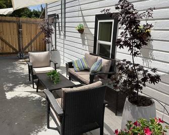 Super Cute 2 bed/1 bath minutes from UC Davis and Midtown - 萨克拉门托 - 露台