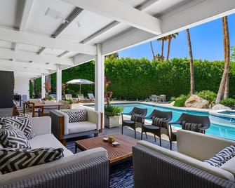 4 Bed, 4 Bath Lush Estate In South Palm Springs - 棕榈泉 - 游泳池