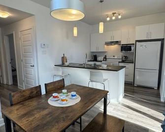 Bright and Spacious Apartment in Plateau - 加蒂诺 - 厨房