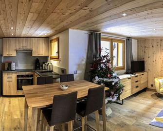Magnifique Appartement neuf de 60m2 Méribel centre - Les Allues - 厨房