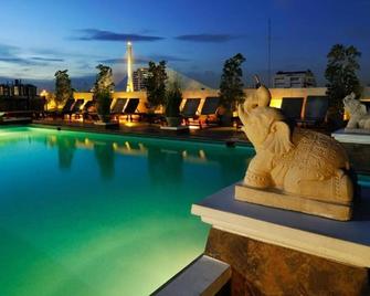兰布提里度假村酒店 - 曼谷 - 游泳池