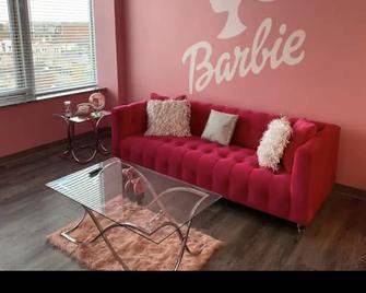 Barbie Suite - 克利夫兰 - 客厅