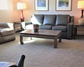 Downtown Anchorage Deluxe Furnished 2 Bedroom Apartment - 安克雷奇 - 客厅