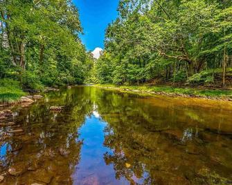 Toymaker Farm: Bright Private Oasis in Saugerties - 索格蒂斯 - 户外景观