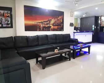 西塔酒店 - 瓦拉纳西 - 客厅