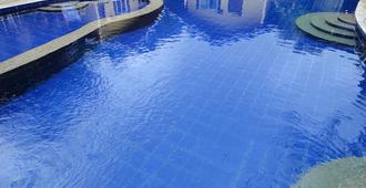 蓝色泻湖酒套房酒店 - 普林塞萨港 (公主港) - 游泳池