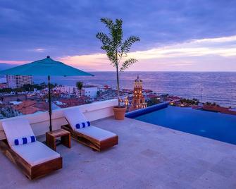 Stunning Penthouse In Charming Gringo Gulch - 巴亚尔塔港 - 游泳池
