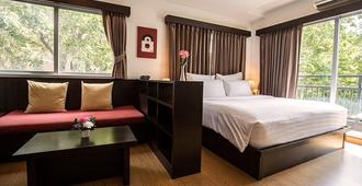 北门拉恰庭酒店 - 曼谷 - 睡房
