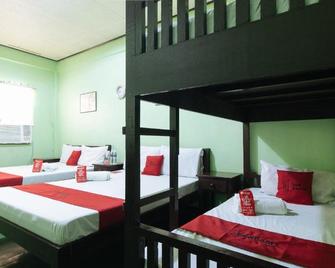 RedDoorz @ Gaea's Apartment Panglao - 邦劳 - 睡房